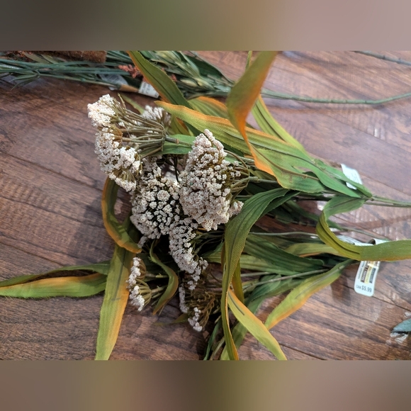 Artificial Flowers and Greenery For Art & Crafts New With Tags - Picture 6 of 14